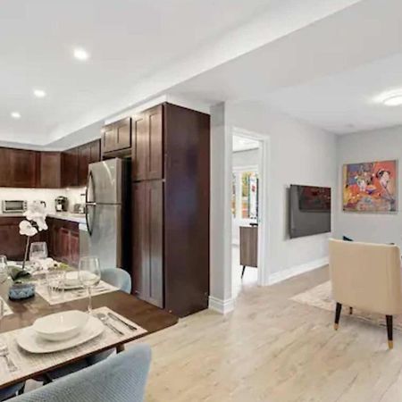 Casa St Clair - Suite -Style Suite W Lrg Patio 토론토 외부 사진